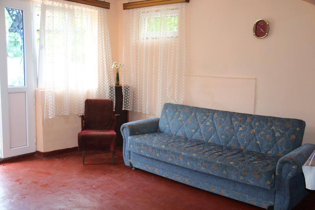 Achi Guest House Makhinjauri Exterior photo